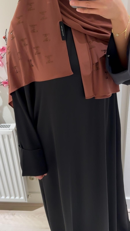 Abaya, Daily Black